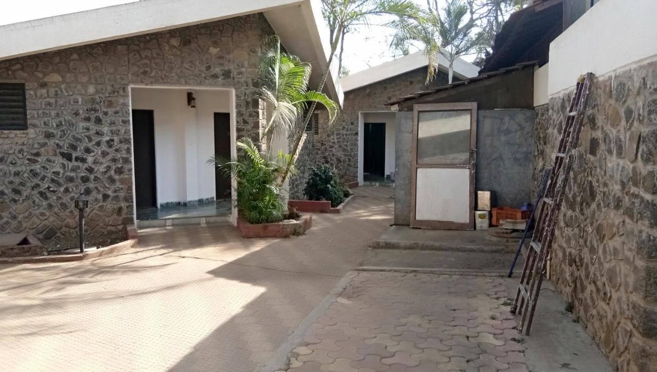 Mālegaon Caves County Resort מראה חיצוני תמונה