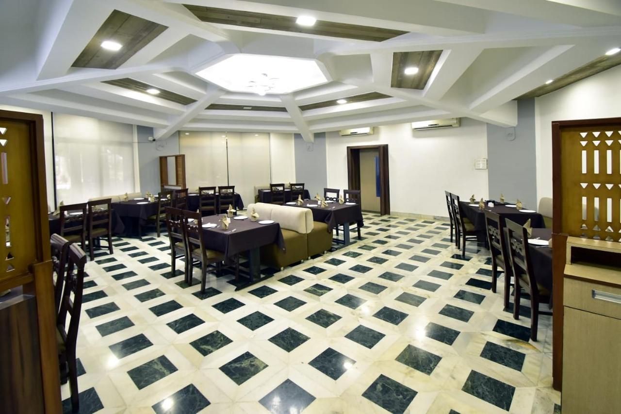 Mālegaon Caves County Resort מראה חיצוני תמונה
