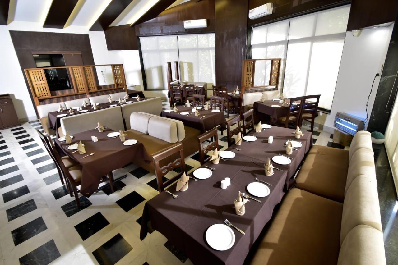 Mālegaon Caves County Resort מראה חיצוני תמונה