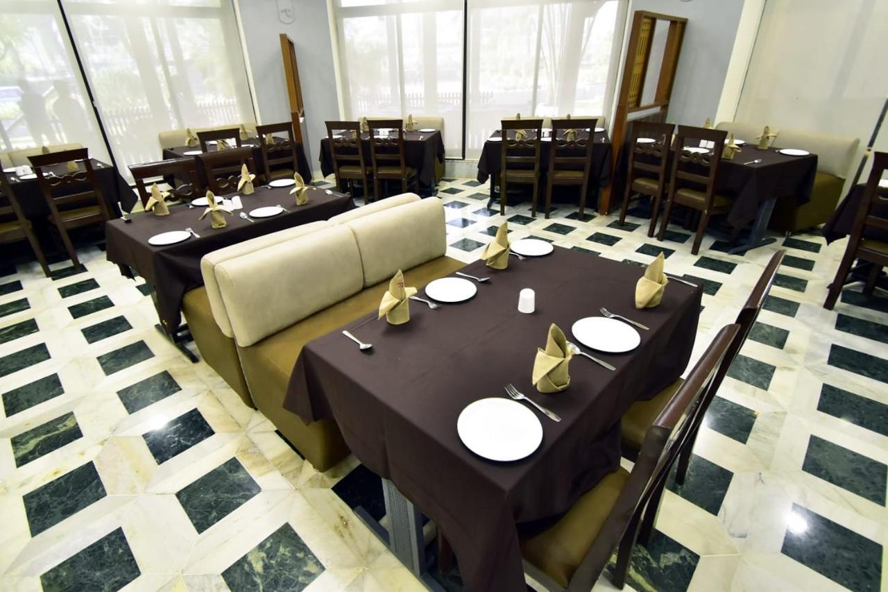 Mālegaon Caves County Resort מראה חיצוני תמונה