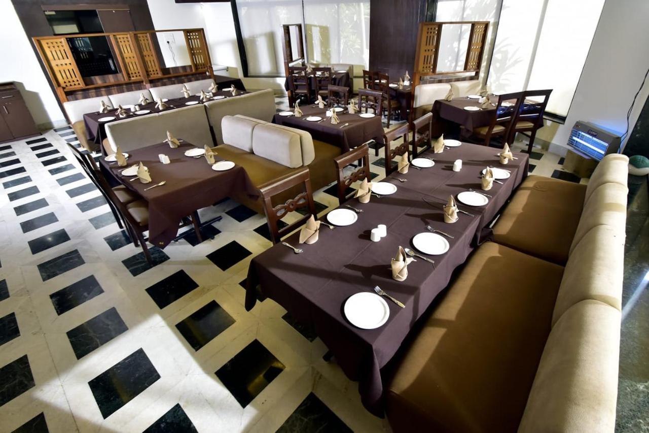 Mālegaon Caves County Resort מראה חיצוני תמונה